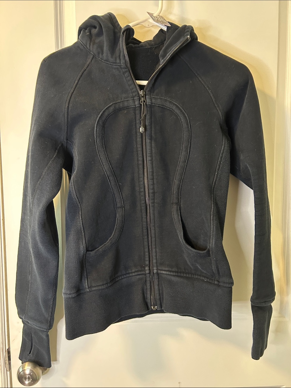85. lululemon athletica Black Full‑Zip Hooded Sweatshirt